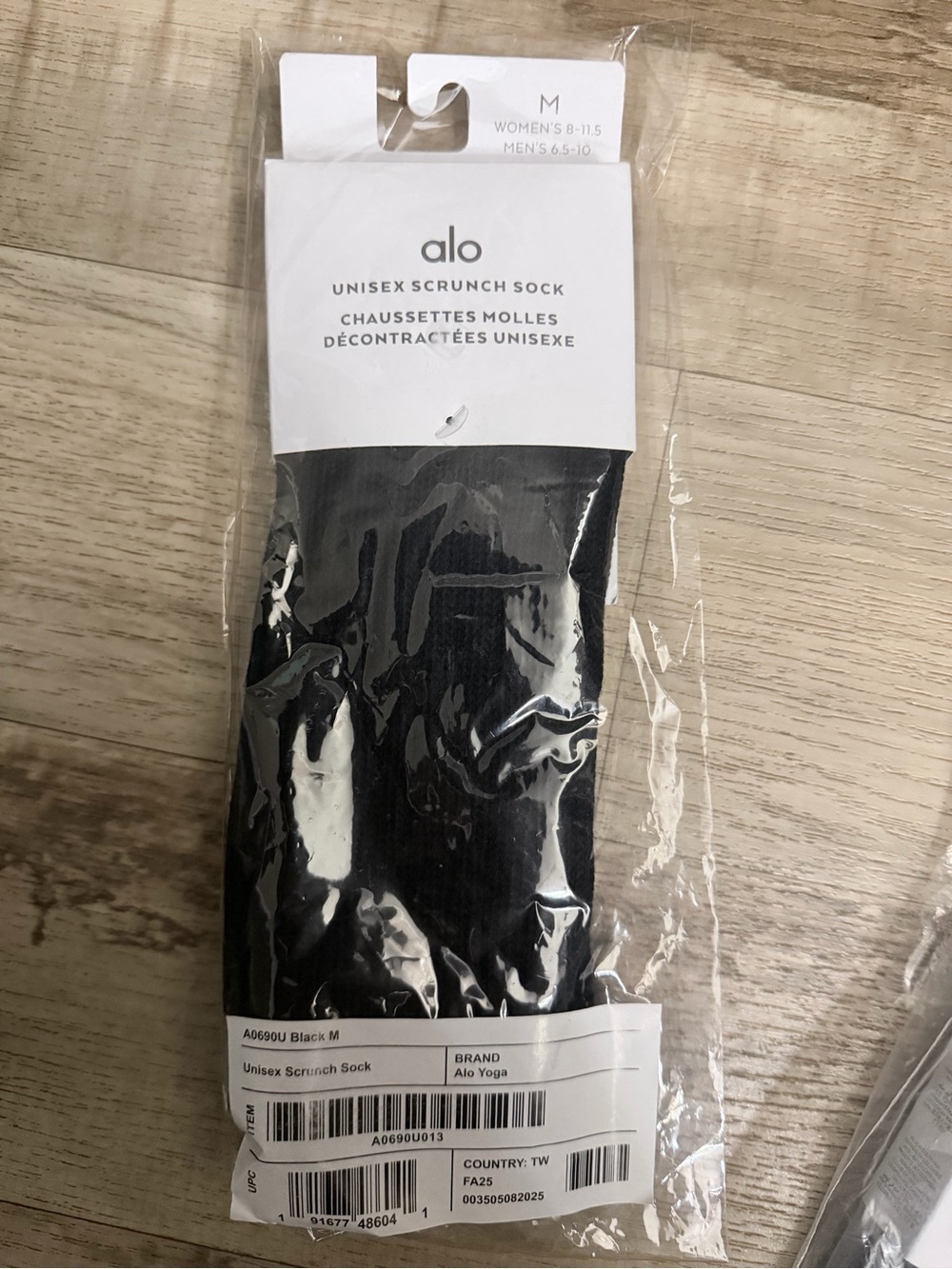 ALO Yoga Black Unisex Half-Crew Athletic Socks